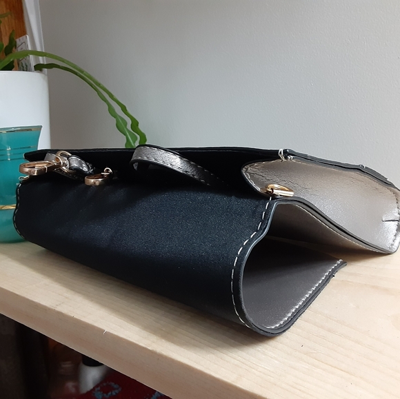 Summer & Rose Cross Body - Picture 3 of 4